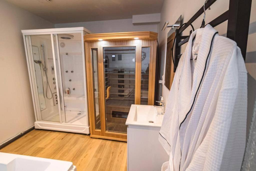 Ferienwohnung Steam, Baignoire Balneo Et Clim Reims Exterior foto